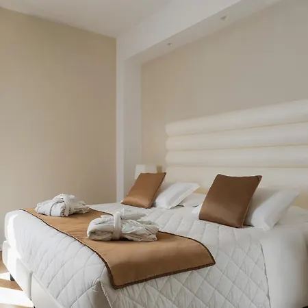Europa Grand Hotel 3*