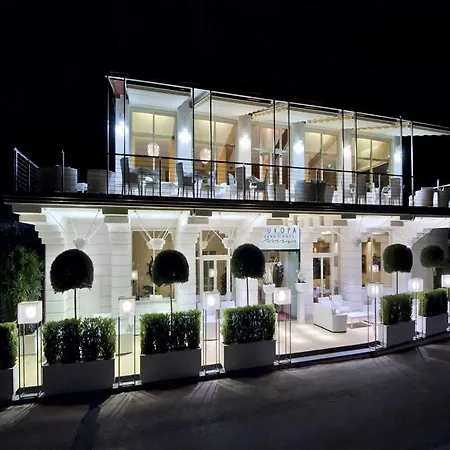 Europa Grand Hotel 3*