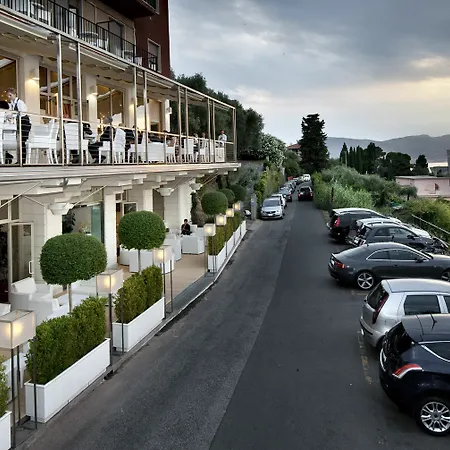 Europa Grand Hotel 3*