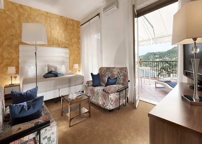 Europa Grand Hotel 3*