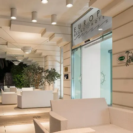 Europa Grand Hotel 3*