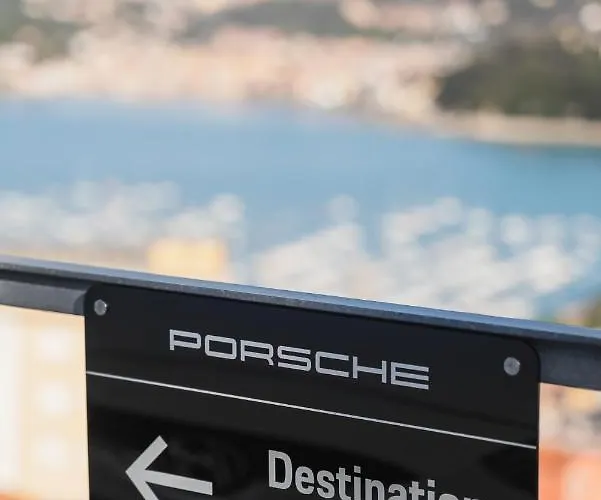 Europa Grand Hotel 3*