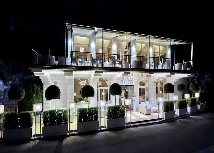 Europa Grand Hotel 3*