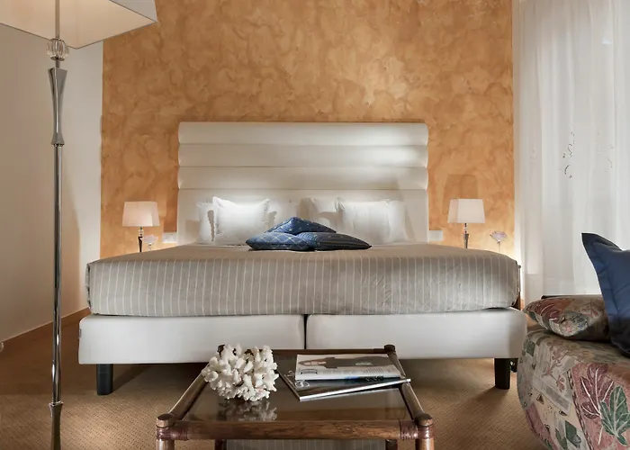 Europa Grand Hotel 3*